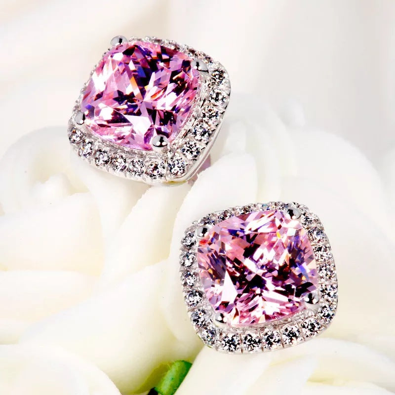 Retro Diamond Earrings – Elegant & Classic